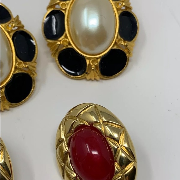 Trifari Red Pearl Moonstone Earrings Gold Vintage - Picture 4 of 4